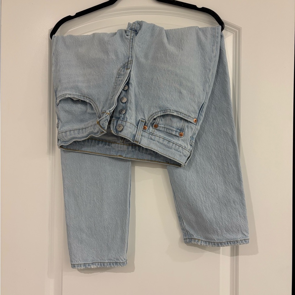 Levi's Women's Light Blue Straight Leg Jeans